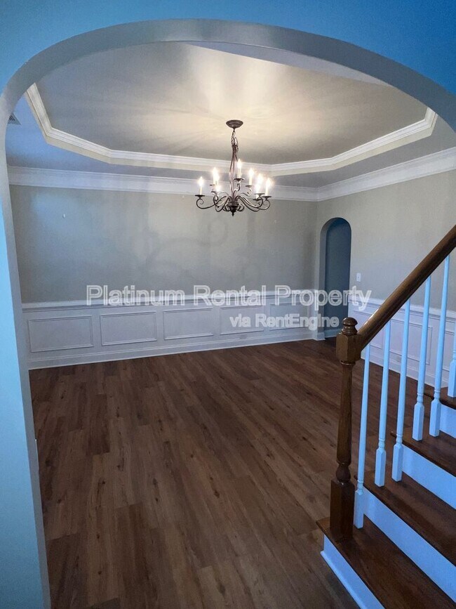 Building Photo - 7170 Belcrest Dr