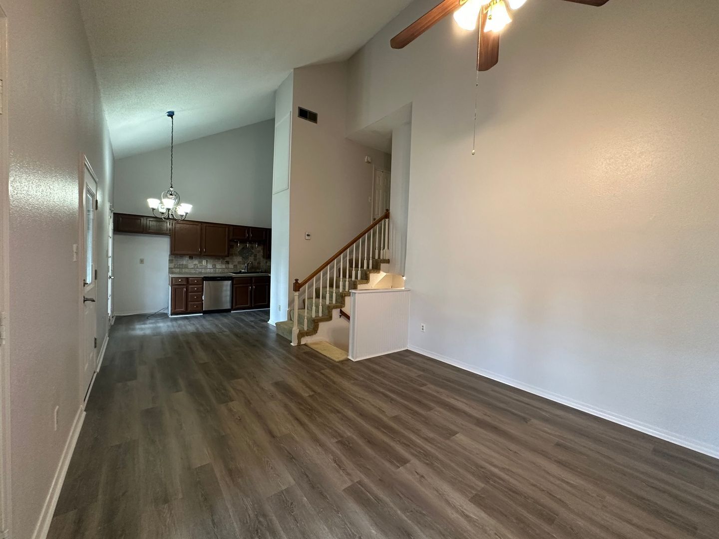 Building Photo - 100 Teal Ln