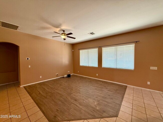 Building Photo - 4601 W Moss Springs Rd