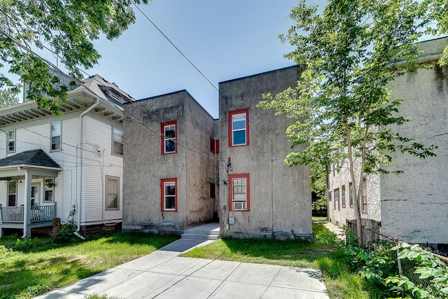 Building Photo - 663 Lincoln Ave