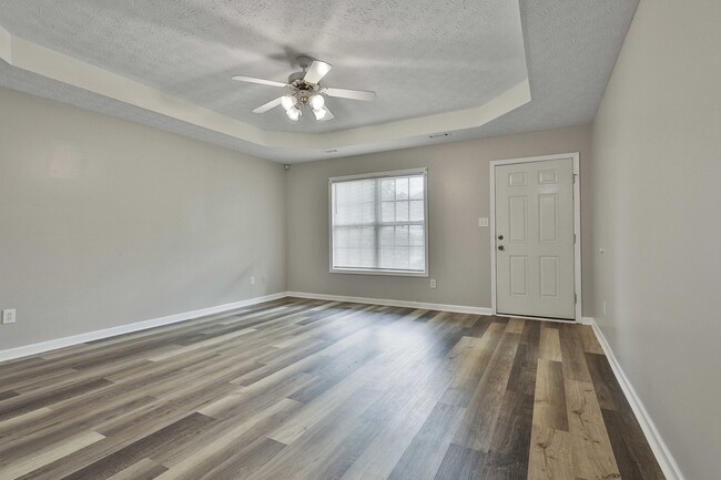 Building Photo - 240 Autumn Glen Cir