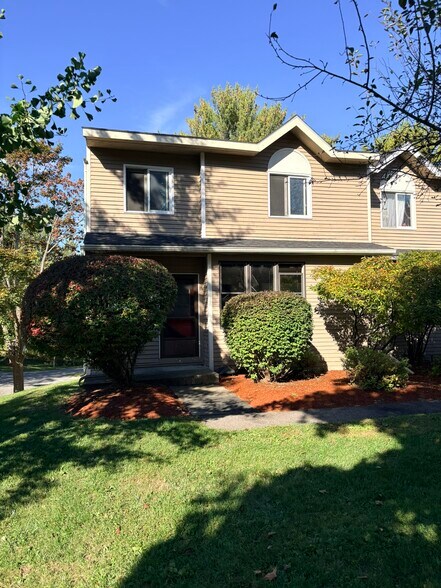 Primary Photo - M9 Stonehedge Dr