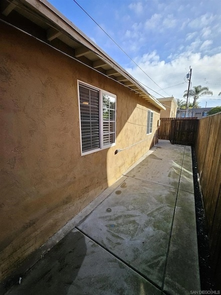 Building Photo - 520 Glover Ave