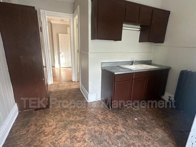 Building Photo - 203 Fulton Ave