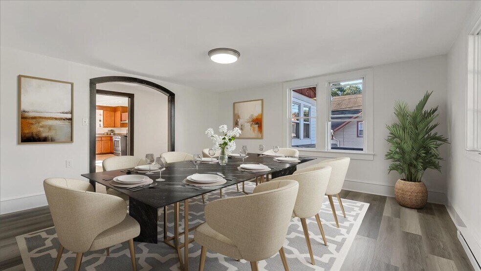 Building Photo - 960 Main St