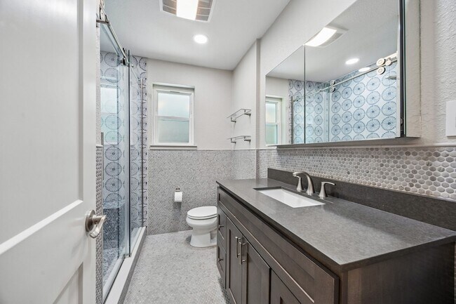 Building Photo - 2223 Freeland Way