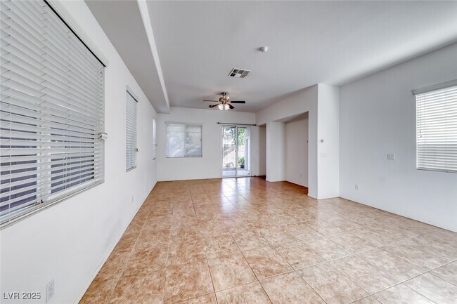 Building Photo - 6534 Ditmars St