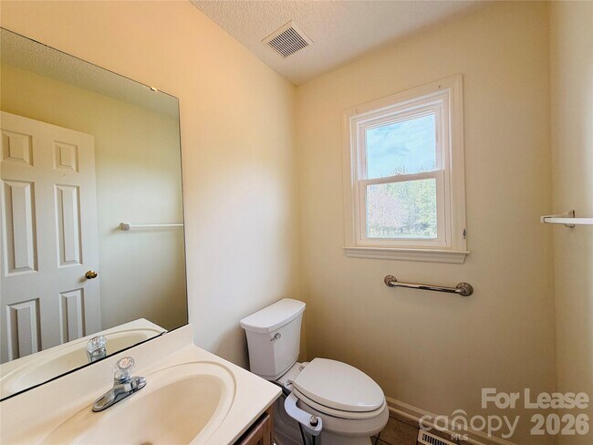 Building Photo - 118 Sunfish Dr