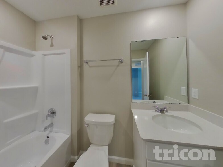 Building Photo - 2881 Grand Finale St