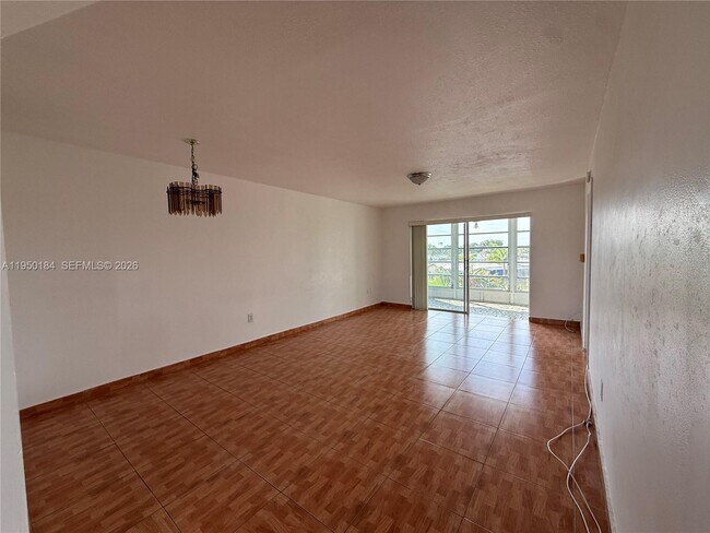 Building Photo - 8135 Sunrise Lakes Blvd