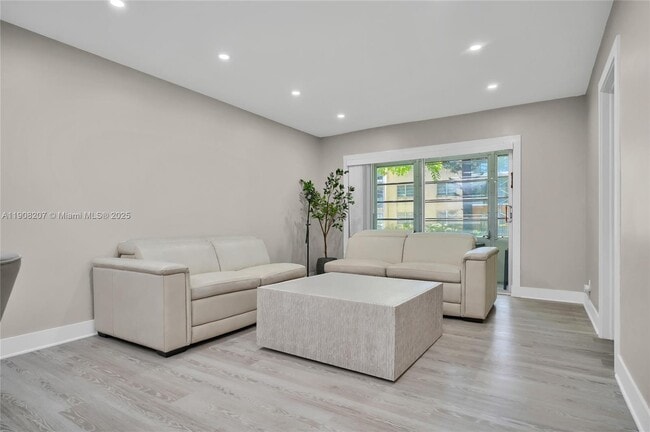 Building Photo - 100 Ashbury Rd