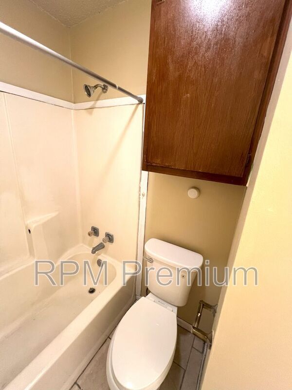 Building Photo - 10769 Alco Ave