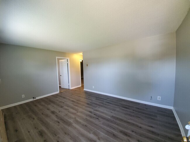 Building Photo - Tandy Drive Apartments