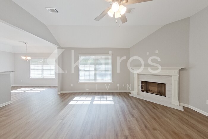 Building Photo - 749 Park Ln