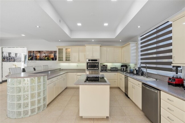 Building Photo - 13815 SW 38th St