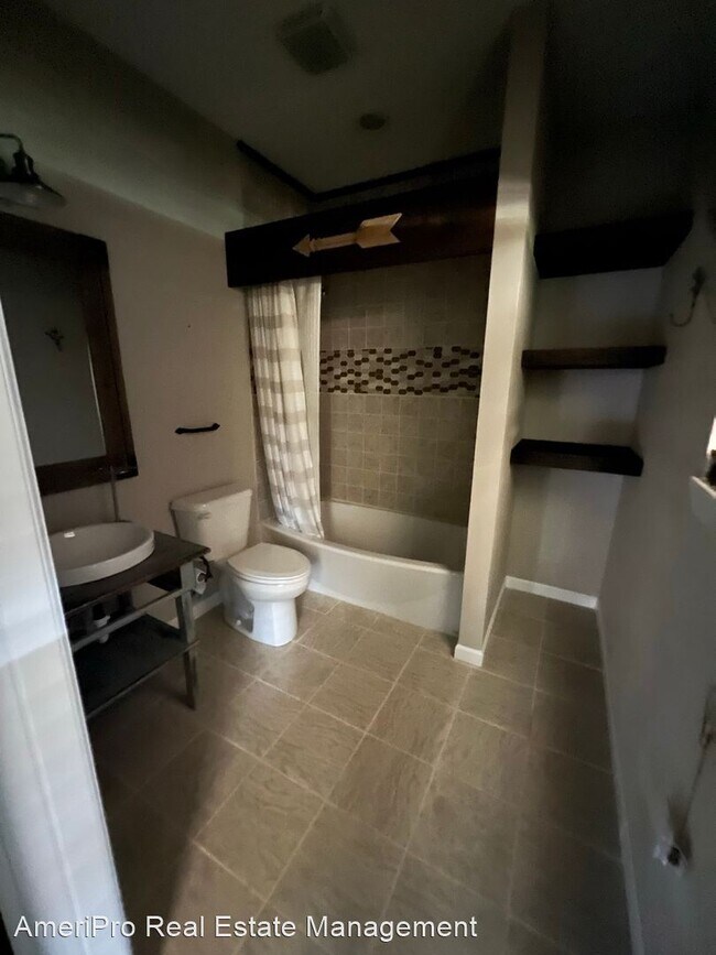 Building Photo - 2 br, 2 bath House - 627 Maxwell St.