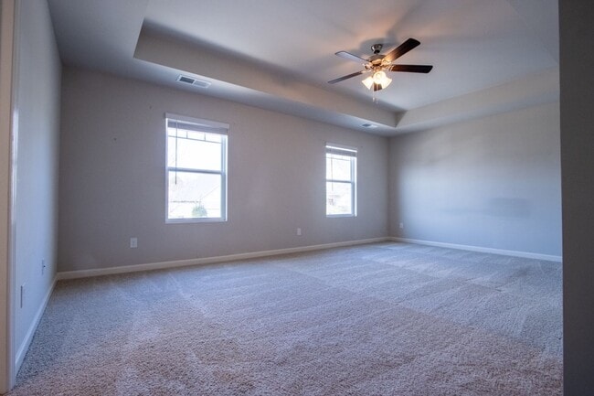 Building Photo - 325 Park W Blvd