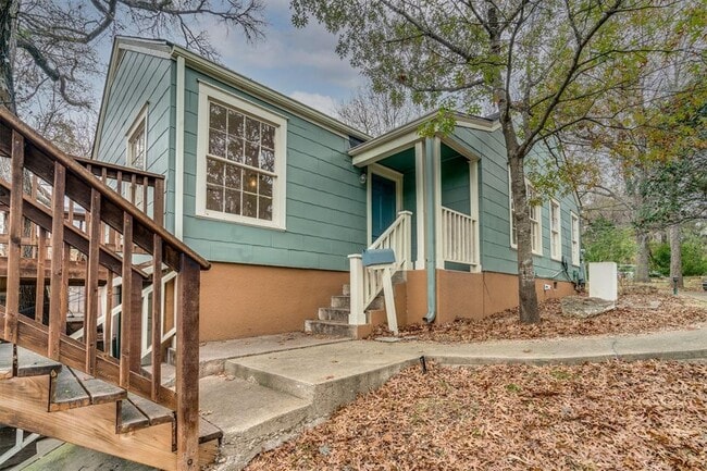 Building Photo - 1609 Sunset Ln