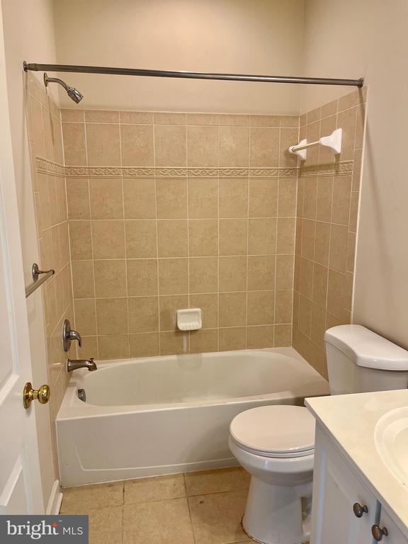 Building Photo - 3687 Spring Hollow Ln