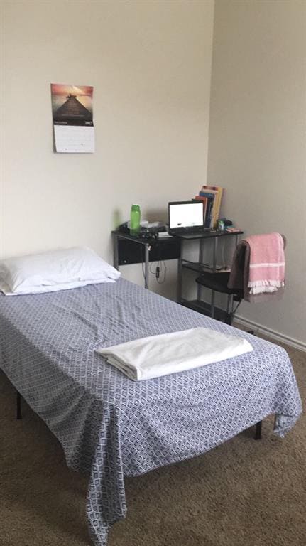 Building Photo - 2105 Town Centre Dr