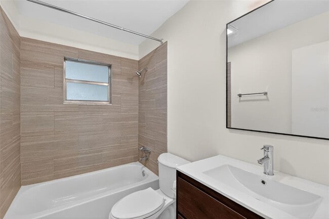 Building Photo - 423 E 10th Ave