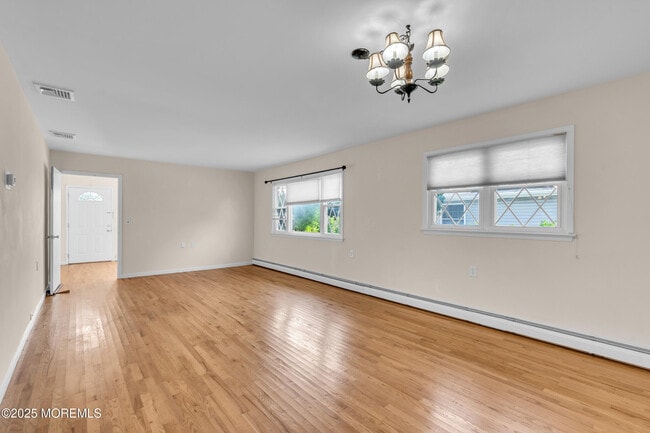 Building Photo - 164 Charlotteville Dr S