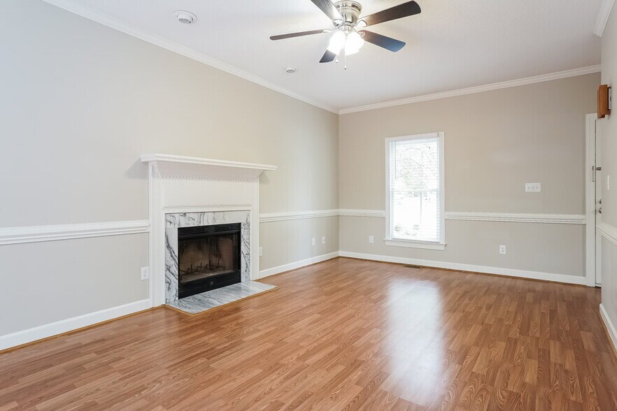 Building Photo - 212 Sleepy Creek Dr