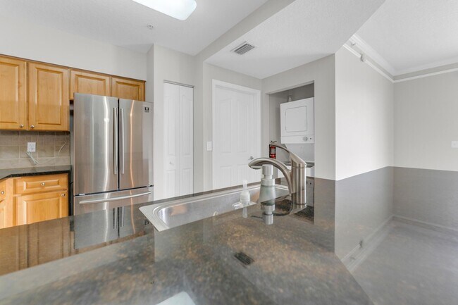 Building Photo - 2032 Alta Meadows Ln