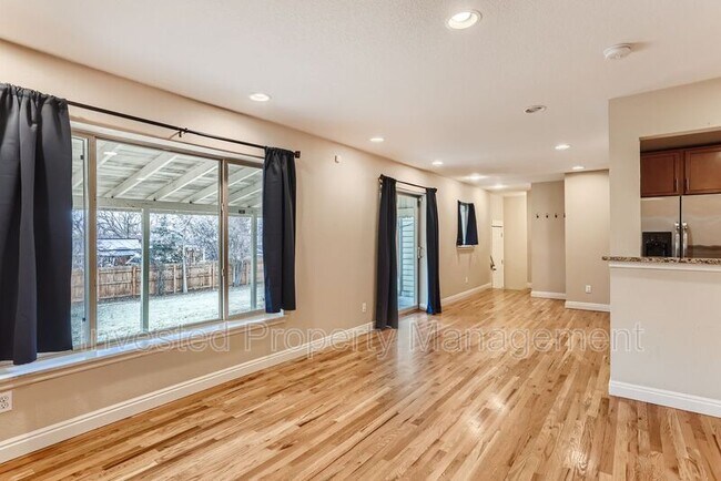 Building Photo - 2471 S Ivanhoe Pl