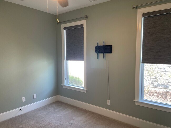 Building Photo - 1386 Arot Ct SW