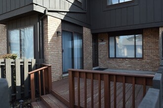Building Photo - 37373 Clubhouse Dr