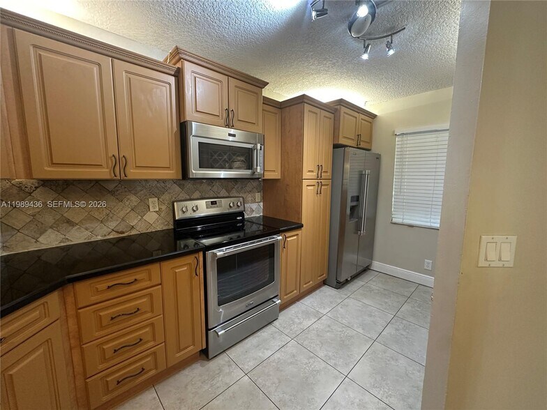 Building Photo - 10401 W Broward Blvd