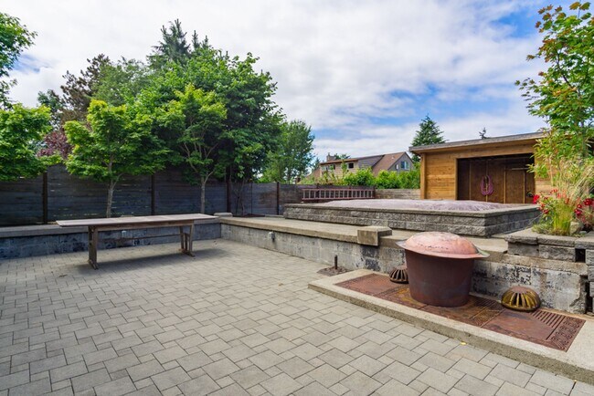 Building Photo - 3Bd/2Ba Seattle Home