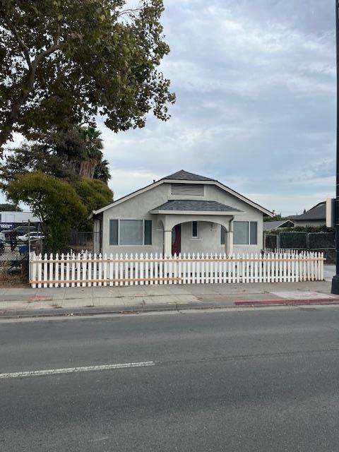 Building Photo - 2056 Alum Rock Ave