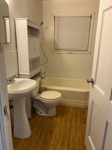 Building Photo - 1411 James St