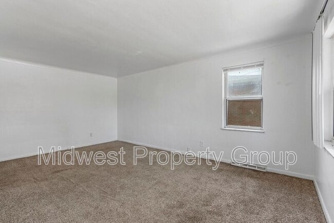 Building Photo - 4452 Eminence Blvd