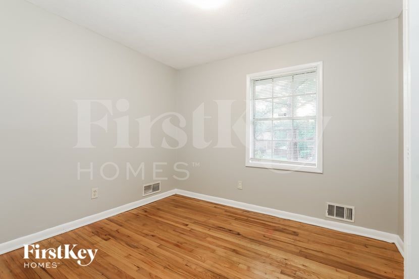 Building Photo - 6989 Adel Ln