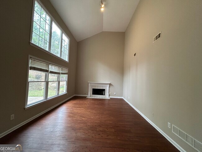 Building Photo - 495 Summer Breeze Ct.