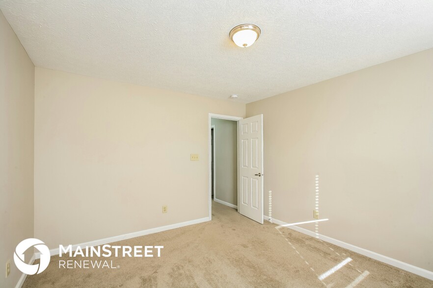 Building Photo - 11705 Rossmore Dr