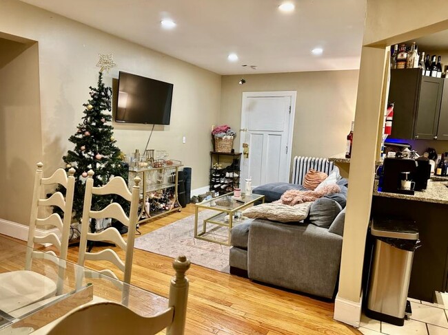 Building Photo - 4 bedroom in Brookline MA 02446