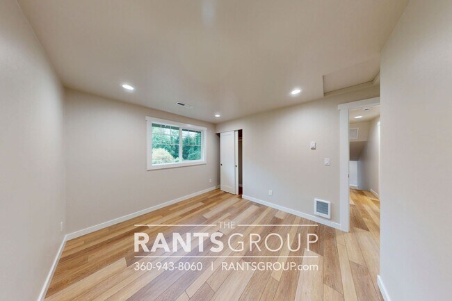 Building Photo - 4 br, 3 bath House - 3124 Jorgenson Rd NE