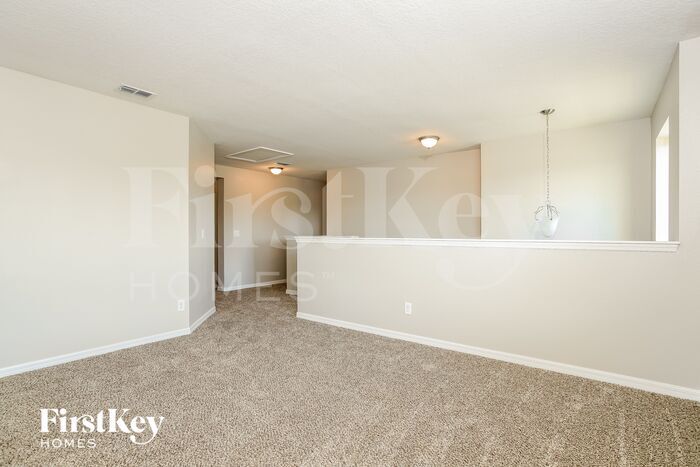Building Photo - 4877 Rockvale Dr