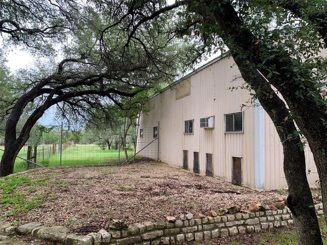 Building Photo - 2013 Mayfield Dr