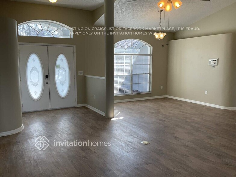 Building Photo - 9741 Reynosa Dr