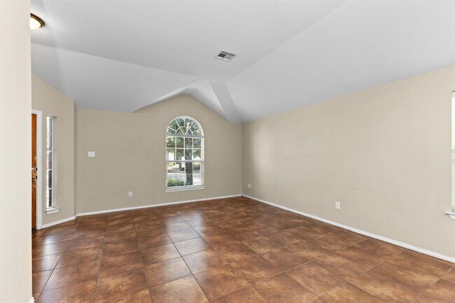 Building Photo - 208 Pecanwood S