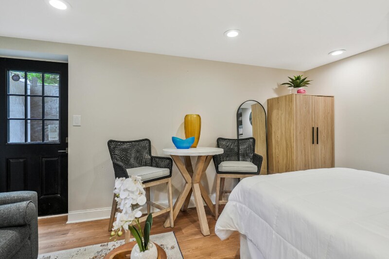 Building Photo - 325 Winslow Rd