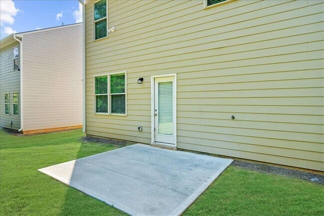 Building Photo - 200 Vickery Ln