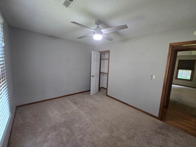 Building Photo - 3700 Falmouth Dr