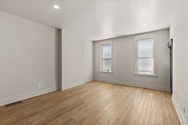 Building Photo - Live in Style – 1BR Townhouse in McKinley ...
