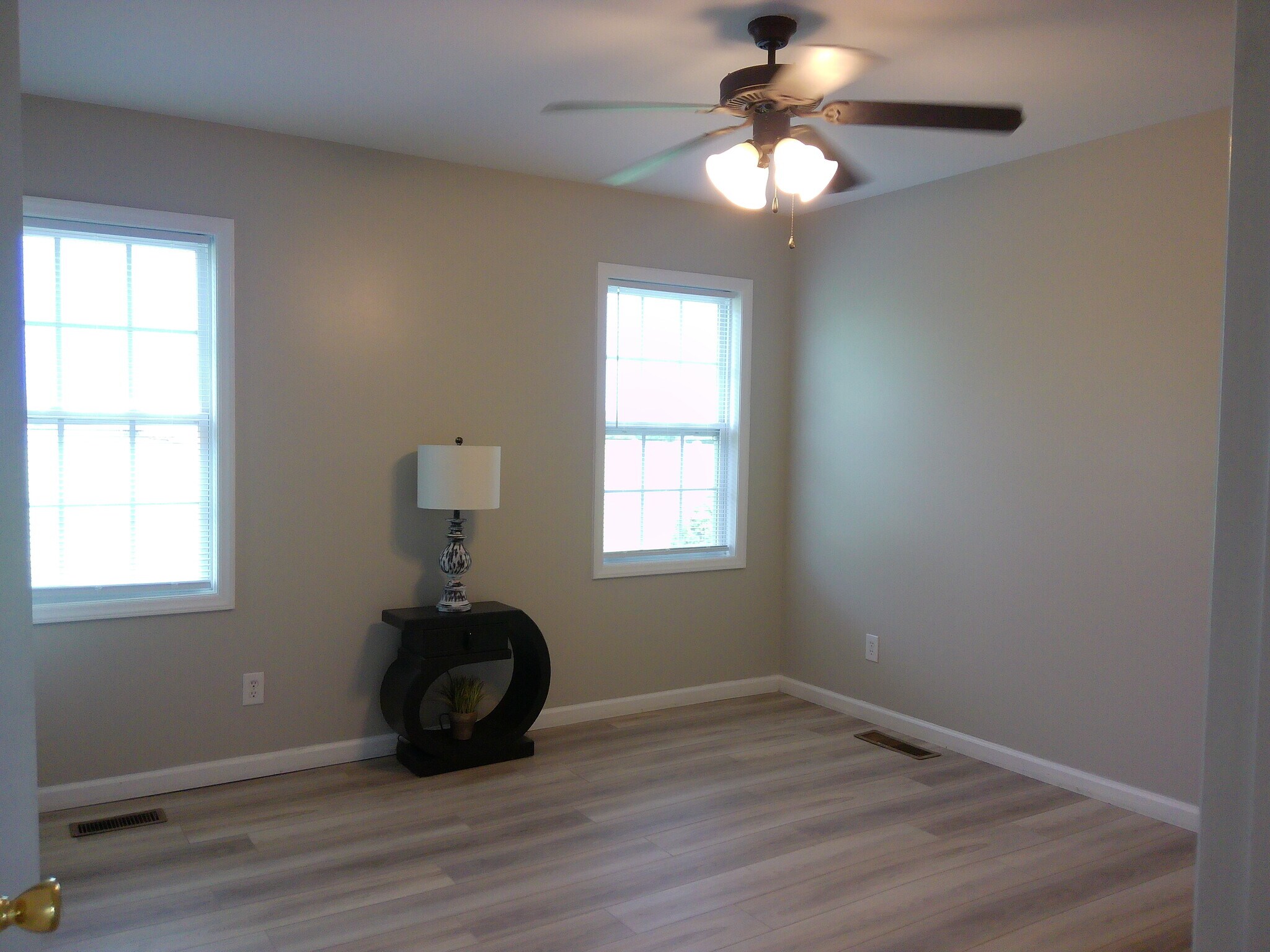Building Photo - 2375 Vineyard Dr